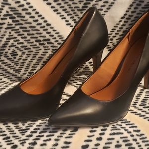 Christian Siriano - Women's black heels, great for the office